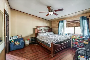 470 Country Acres Dr, Seguin, TX 78155 - Photo 9