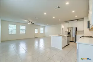 124 Mary Max Cir, San Marcos, TX 78666 - Photo 3