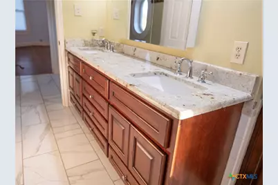 408 E Reuss Boulevard, Cuero, TX 77954 - Photo 31