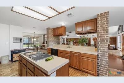 400 Persons Street, Stockdale, TX 78160 - Photo 25