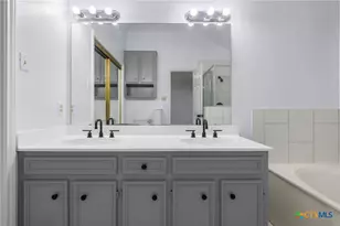 4810 Castlewood Dr, Killeen, TX 76542 - Photo 33