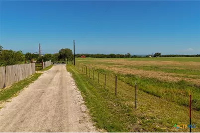 721 Branch Rd, Seguin, TX 78155 - Photo 11