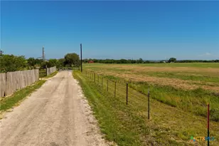 721 Branch Rd, Seguin, TX 78155 - Photo 11