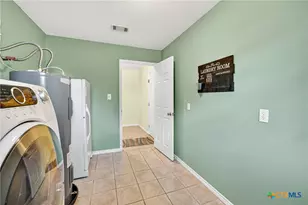 175 Creekwood Dr, Gonzales, TX 78629 - Photo 39