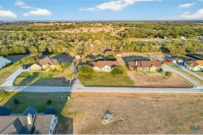 175 Creekwood Drive, Gonzales, TX 78629 - Photo 3