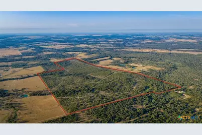 916 County Road 421, Waelder, TX 78959 - Photo 1
