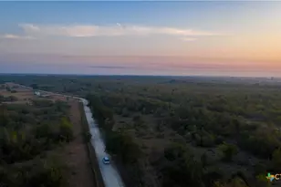 916 Co Rd 421, Waelder, TX 78959 - Photo 19