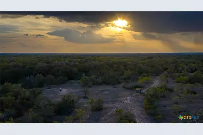 916 County Road 421, Waelder, TX 78959 - Photo 5