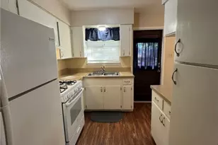 815 Burges St, Seguin, TX 78155 - Photo 5