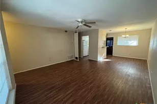 815 Burges St, Seguin, TX 78155 - Photo 3