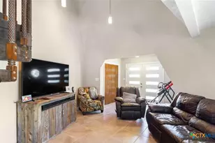 503 Rabbit Run Rd, Victoria, TX 77905 - Photo 7