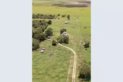 503 Rabbit Run Road, Victoria, TX 77905 - Photo 5