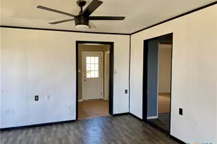 517 S Center, Marion, TX 78124 - Photo 3