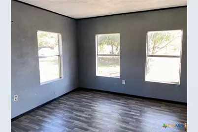 517 S Center, Marion, TX 78124 - Photo 11