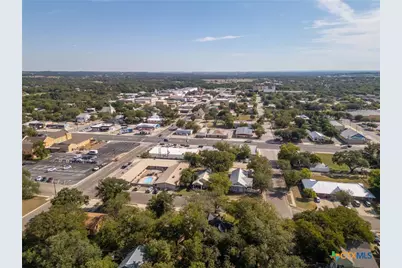 107 W 5th Street, Lampasas, TX 76550 - Photo 31