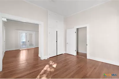 107 W 5th Street, Lampasas, TX 76550 - Photo 13