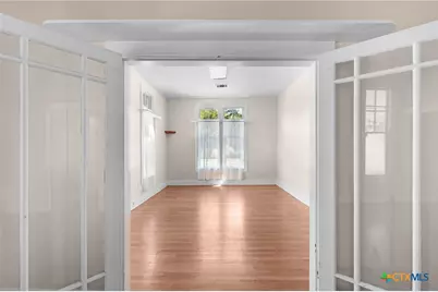 107 W 5th Street, Lampasas, TX 76550 - Photo 17