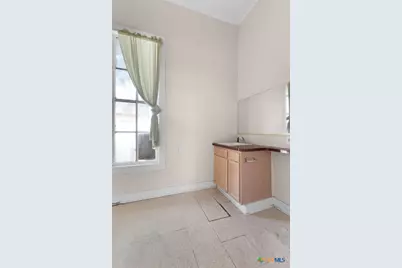 107 W 5th Street, Lampasas, TX 76550 - Photo 27