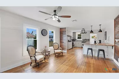 611 Qualls Street, Gonzales, TX 78629 - Photo 11