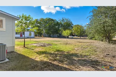 611 Qualls Street, Gonzales, TX 78629 - Photo 43