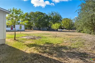 611 Qualls St, Gonzales, TX 78629 - Photo 43
