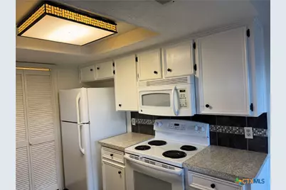 1013 Chestnut Street #6, San Marcos, TX 78666 - Photo 5