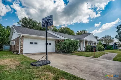 716 Brookhollow Drive, Port Lavaca, TX 77979 - Photo 3