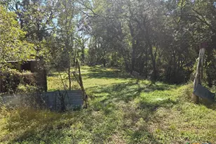 1002 W Leon St, Gatesville, TX 76528 - Photo 25