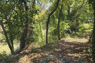 1002 W Leon St, Gatesville, TX 76528 - Photo 3