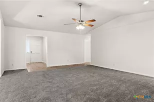 513 E 27th Ave, Belton, TX 76513 - Photo 3