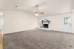 513 E 27th Ave, Belton, TX 76513 - Photo 5