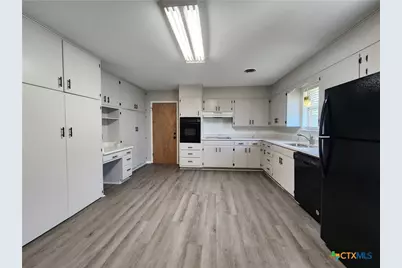 273 Meadow Avenue, New Braunfels, TX 78130 - Photo 9