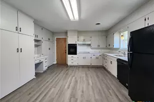 273 Meadow Ave, New Braunfels, TX 78130 - Photo 9