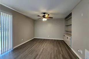 273 Meadow Ave, New Braunfels, TX 78130 - Photo 5