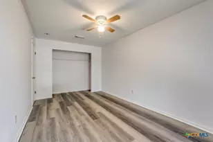 225/229 Country Acres Dr, Seguin, TX 78155 - Photo 17