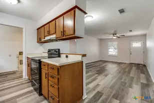 225/229 Country Acres Dr, Seguin, TX 78155 - Photo 9