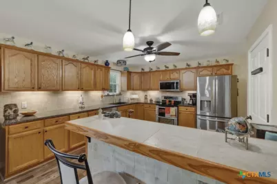 911 Heritage Hill, Canyon Lake, TX 78133 - Photo 19