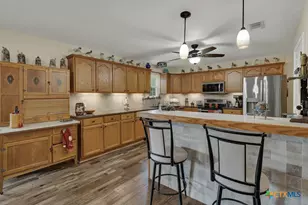911 Heritage Hill, Canyon Lake, TX 78133 - Photo 17