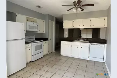 1051 Country Club Drive #27, Seguin, TX 78155 - Photo 7