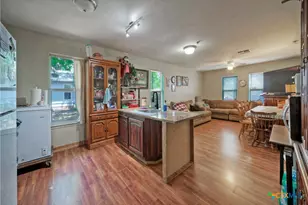 604 Vargas Rd, Austin, TX 78741 - Photo 15