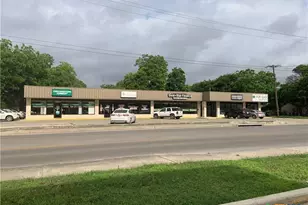 412 N King St, Seguin, TX 78155 - Photo 1