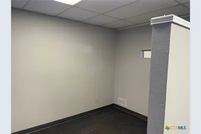 412 N King Street, Seguin, TX 78155 - Photo 13