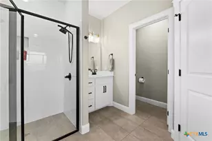 274 Pecan Meadow Ln, Belton, TX 76513 - Photo 17