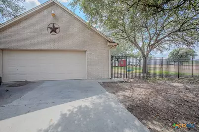13888 Fm 236, Victoria, TX 77905 - Photo 19