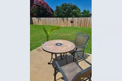 1054 Rolling Path, New Braunfels, TX 78130 - Photo 13