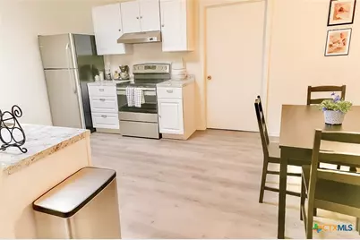 1054 Rolling Path, New Braunfels, TX 78130 - Photo 3