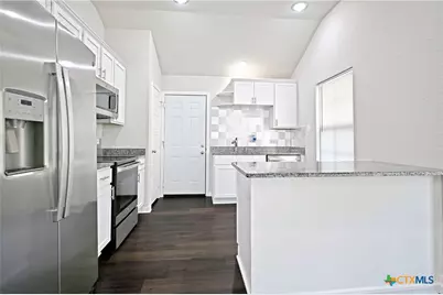 2973 Greenbriar, Seguin, TX 78155 - Photo 7