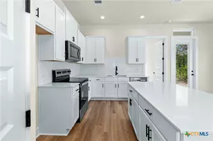 223 W Allen St, Bartlett, TX 76511 - Photo 9