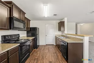 137 Bridges Ln, Jarrell, TX 76537 - Photo 11