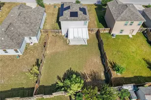 137 Bridges Ln, Jarrell, TX 76537 - Photo 31